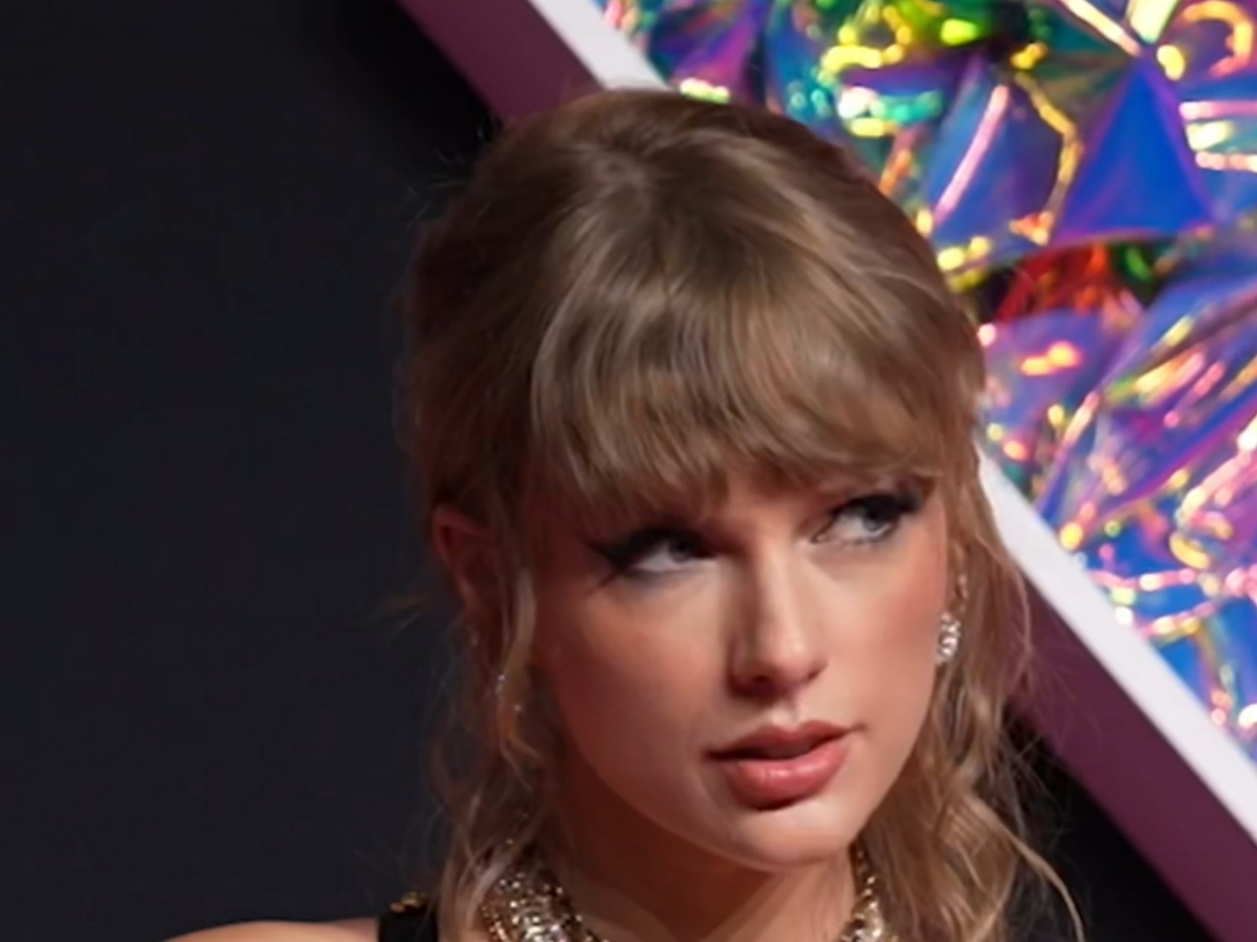 Taylor Swift Jokes Brad Paisley's Cricket Prank Left Them 'Estranged Since 2007'